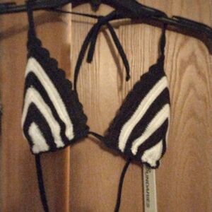 No Boundaries Blk and Wht Crochet Bikini Top & Wht Bikini Top Check Pics 2 Total